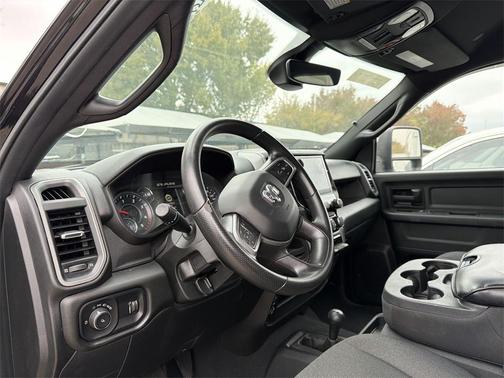 2023 RAM 3500 Tradesman Crew Cab 4x4 8' Box