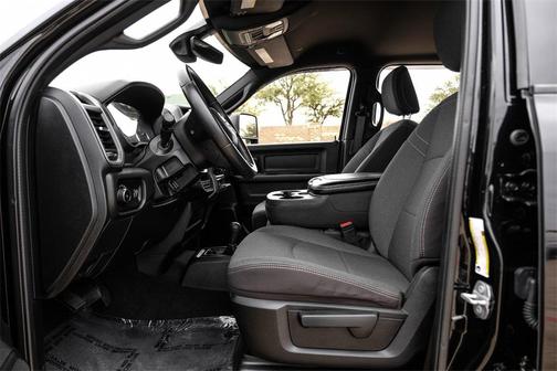 2023 RAM 3500 Tradesman Crew Cab 4x4 8' Box