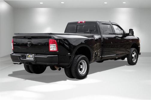 2023 RAM 3500 Tradesman Crew Cab 4x4 8' Box