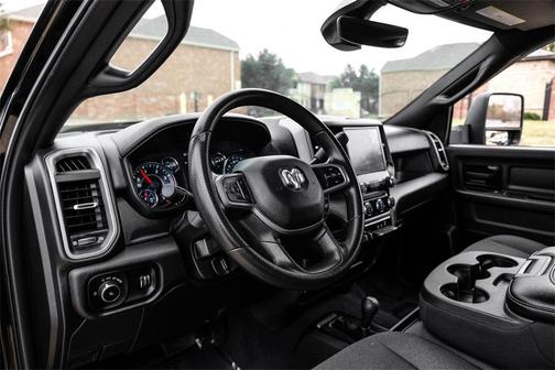 2023 RAM 3500 Tradesman Crew Cab 4x4 8' Box