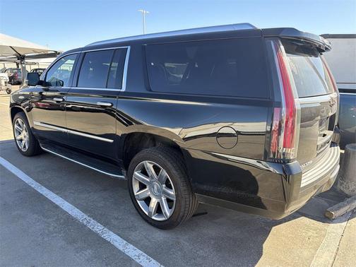 2020 Cadillac Escalade ESV Premium Luxury