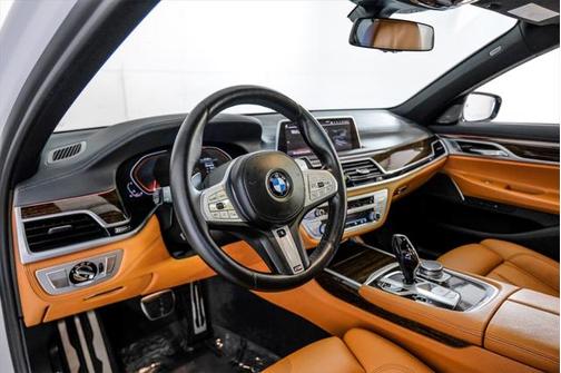 2021 BMW 740 740i