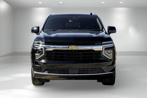 2025 Chevrolet Suburban LS