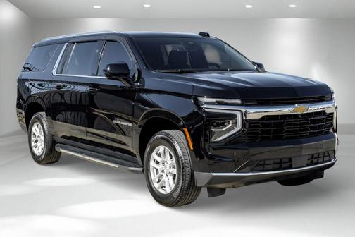 2025 Chevrolet Suburban LS