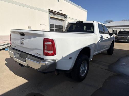 2024 RAM 3500 Big Horn Crew Cab 4x4 8' Box