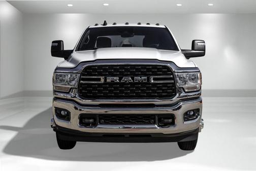 2024 RAM 3500 Big Horn Crew Cab 4x4 8' Box