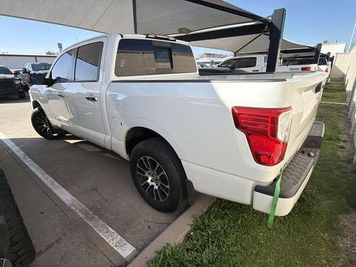 2021 Nissan Titan SV