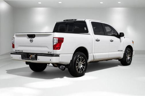 2021 Nissan Titan SV