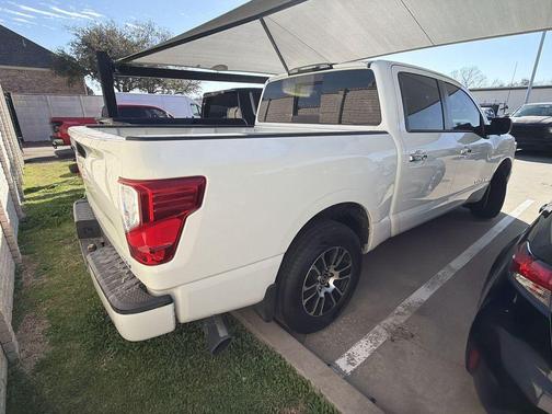 2021 Nissan Titan SV