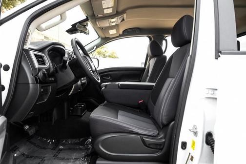 2021 Nissan Titan SV