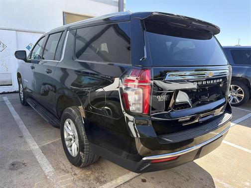 2023 Chevrolet Suburban LT