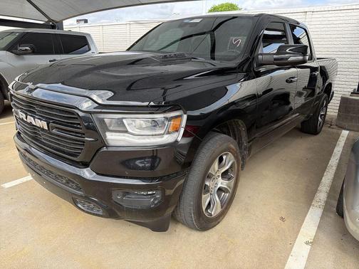 Diamond Black Crystal Pearlcoat 2023 RAM 1500 Laramie