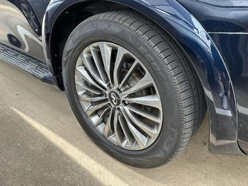 2018 INFINITI QX80 Base