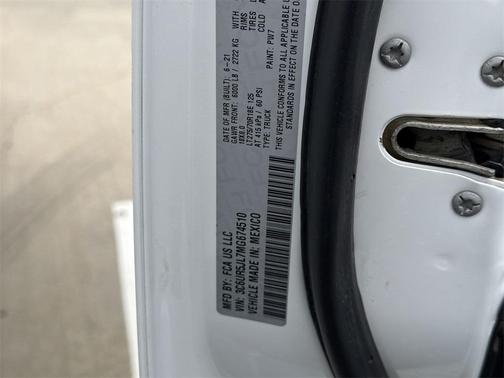 2021 RAM 2500 Big Horn Crew Cab 4x4 8' Box