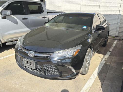 Midnight Black Metallic 2017 Toyota Camry SE