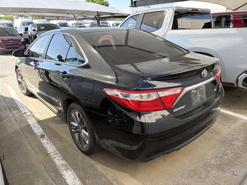 Midnight Black Metallic 2017 Toyota Camry SE