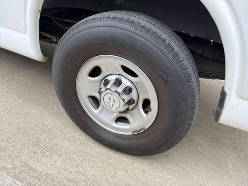 Summit White 2019 Chevrolet Express 2500 Work Van