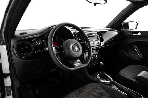 2014 Volkswagen Beetle Auto 1.8T Entry