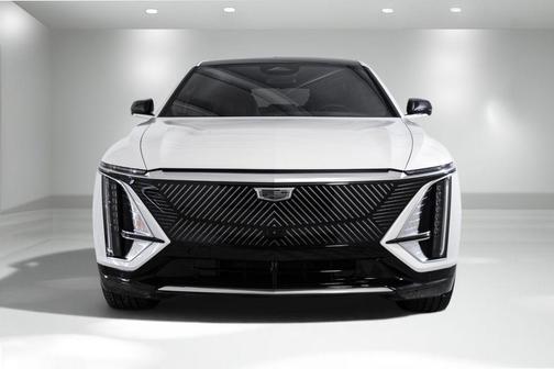 Crystal White Tricoat 2024 Cadillac LYRIQ Tech