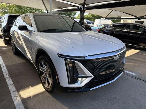 Crystal White Tricoat 2024 Cadillac LYRIQ Tech