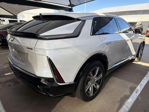 Crystal White Tricoat 2024 Cadillac LYRIQ Tech