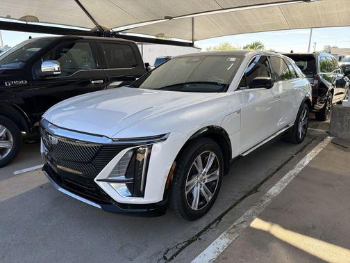 Crystal White Tricoat 2024 Cadillac LYRIQ Tech