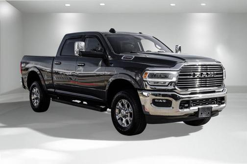 2020 RAM 2500 Laramie Crew Cab 4X4 6'4' Box