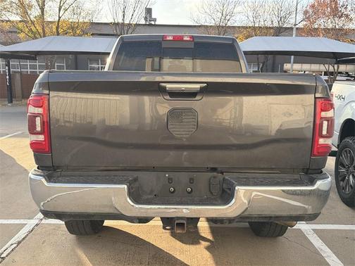 2020 RAM 2500 Laramie Crew Cab 4X4 6'4' Box