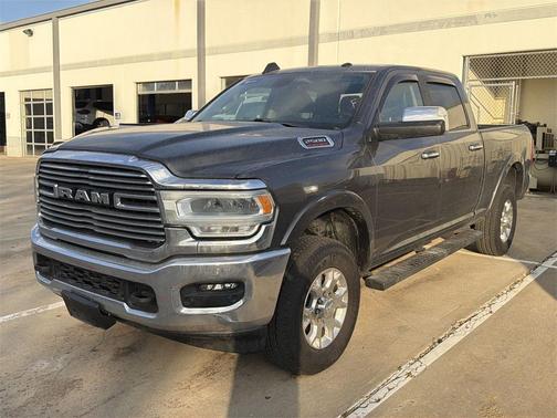2020 RAM 2500 Laramie Crew Cab 4X4 6'4' Box