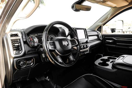 2020 RAM 2500 Laramie Crew Cab 4X4 6'4' Box