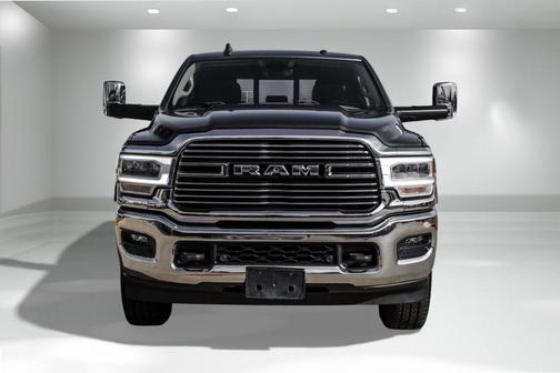 2020 RAM 2500 Laramie Crew Cab 4X4 6'4' Box