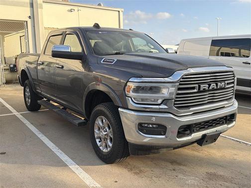 2020 RAM 2500 Laramie Crew Cab 4X4 6'4' Box
