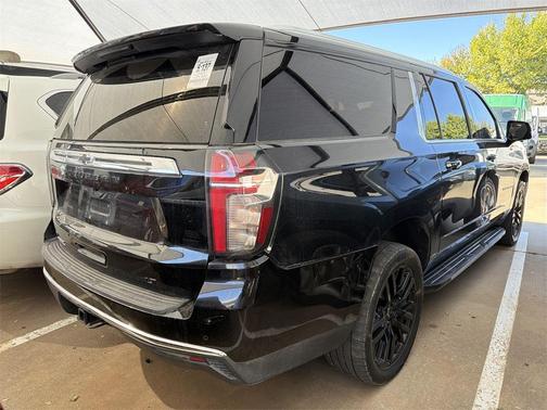 2022 Chevrolet Suburban LT