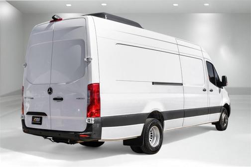2022 Mercedes-Benz Sprinter 4500 High Roof V6