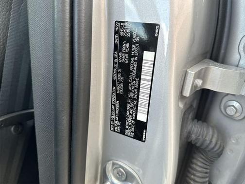 2024 Volvo S60 B5 Plus Dark Theme