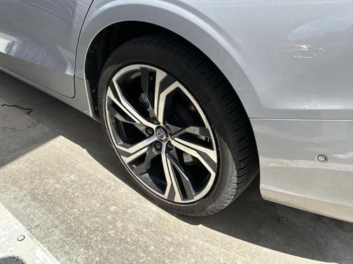 2024 Volvo S60 B5 Plus Dark Theme