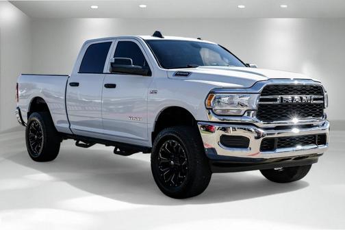 2021 RAM 2500 Tradesman Crew Cab 4x4 6'4' Box