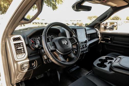 2021 RAM 2500 Tradesman Crew Cab 4x4 6'4' Box