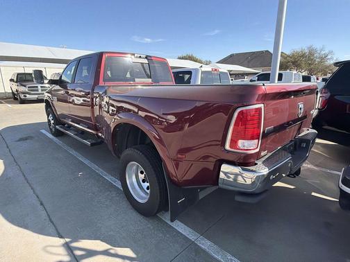 2017 RAM 3500 Laramie Crew Cab 4x4 8' Box