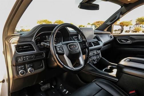 2022 GMC Yukon XL SLT