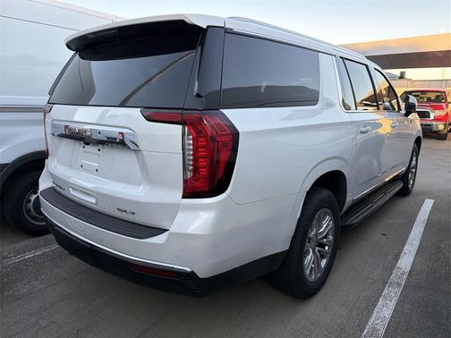 2022 GMC Yukon XL SLT