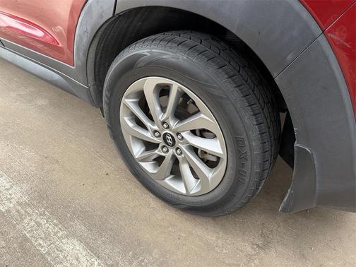 2021 Hyundai TUCSON SE