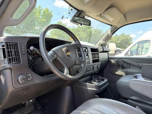 Summit White 2021 Chevrolet Express 2500 Work Van