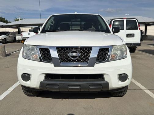 Glacier White 2018 Nissan Frontier SV