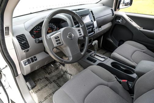 Glacier White 2018 Nissan Frontier SV