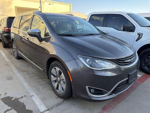 2019 Chrysler Pacifica Hybrid Limited
