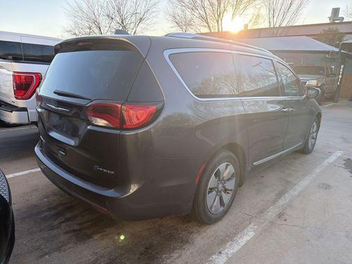2019 Chrysler Pacifica Hybrid Limited