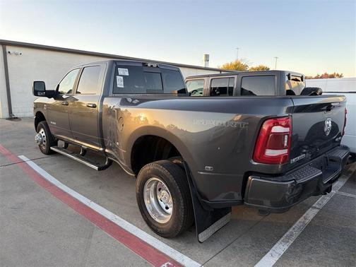 2024 RAM 3500 Laramie Crew Cab 4x4 8' Box