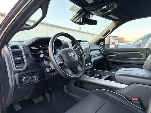 2024 RAM 3500 Laramie Crew Cab 4x4 8' Box