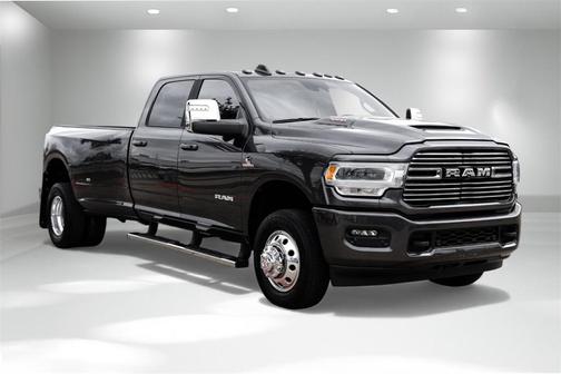 2024 RAM 3500 Laramie Crew Cab 4x4 8' Box